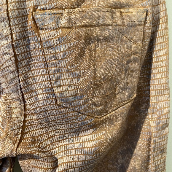 True Religion Halle Pink Coated Snakeskin Skinny Jeans Sz. 27 EUC - Picture 7 of 7